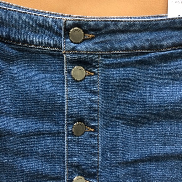 NWT LOFT Denim Skirt - Picture 3 of 5